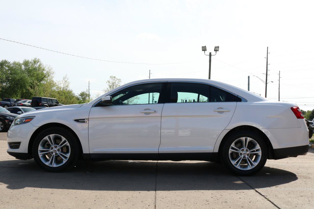 Used 2019 Ford Taurus SEL w/ Equipment Group 201A FWD image 16