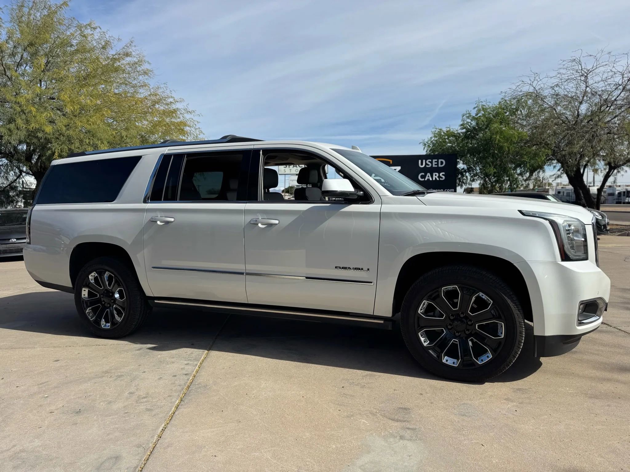 Used 2019 GMC Yukon XL Denali w/ Denali Ultimate Package image 5