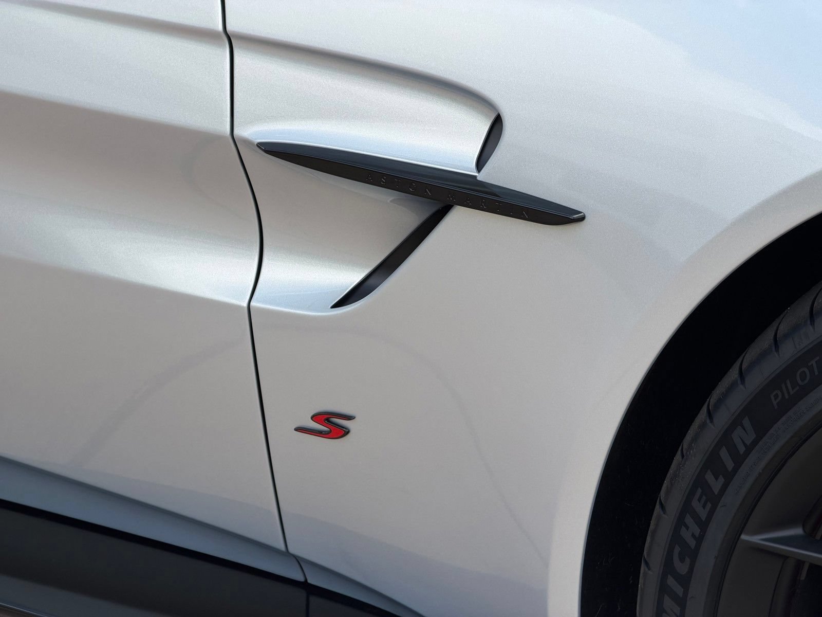 New 2026 Aston Martin V8 Vantage S RWD image 22
