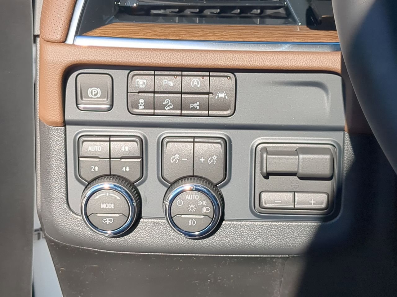 New 2026 Chevrolet Tahoe High Country image 18
