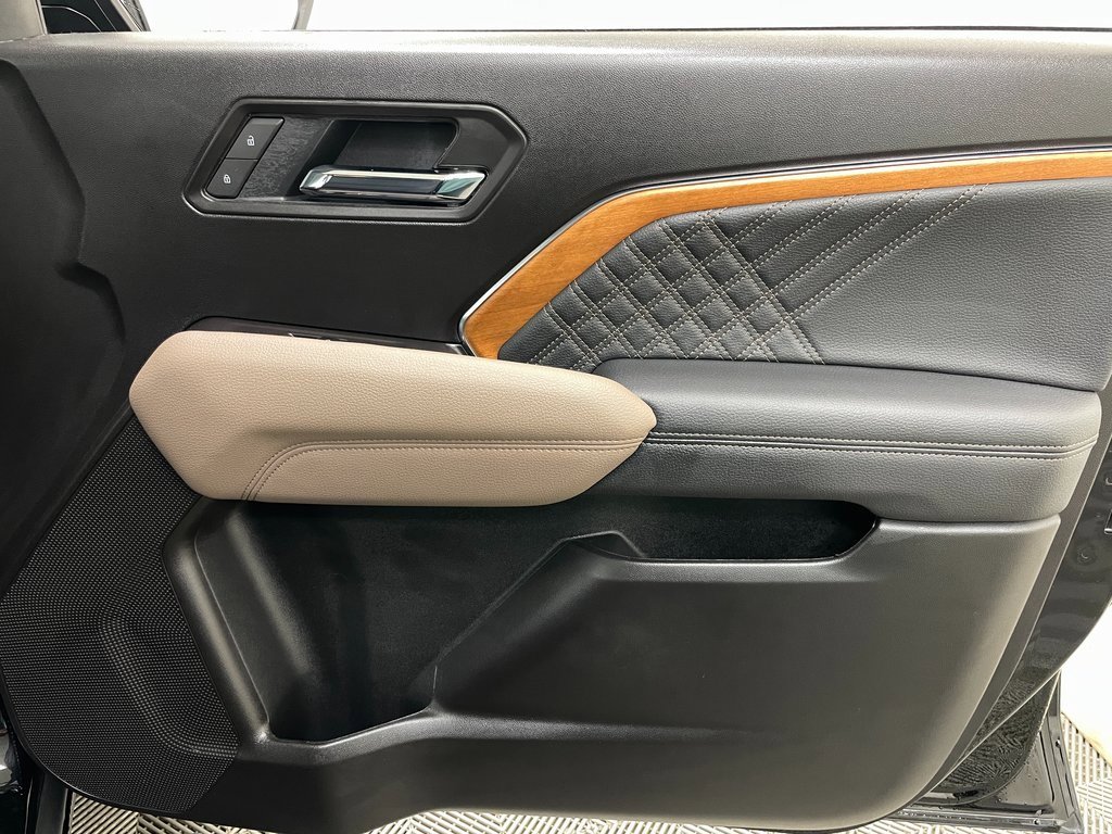 Used 2025 GMC Canyon Denali image 44