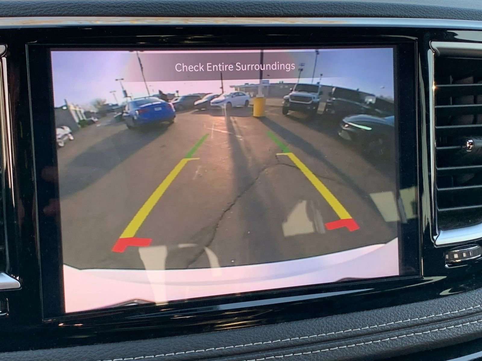 Used 2025 Chrysler Pacifica Limited image 18