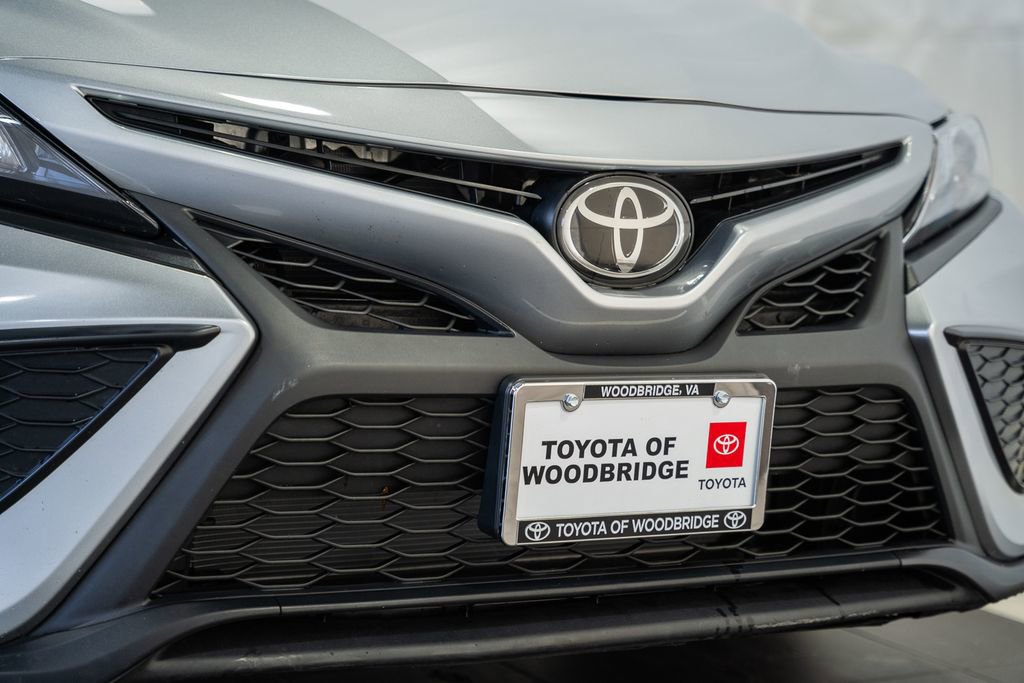 Used 2024 Toyota Camry SE image 9