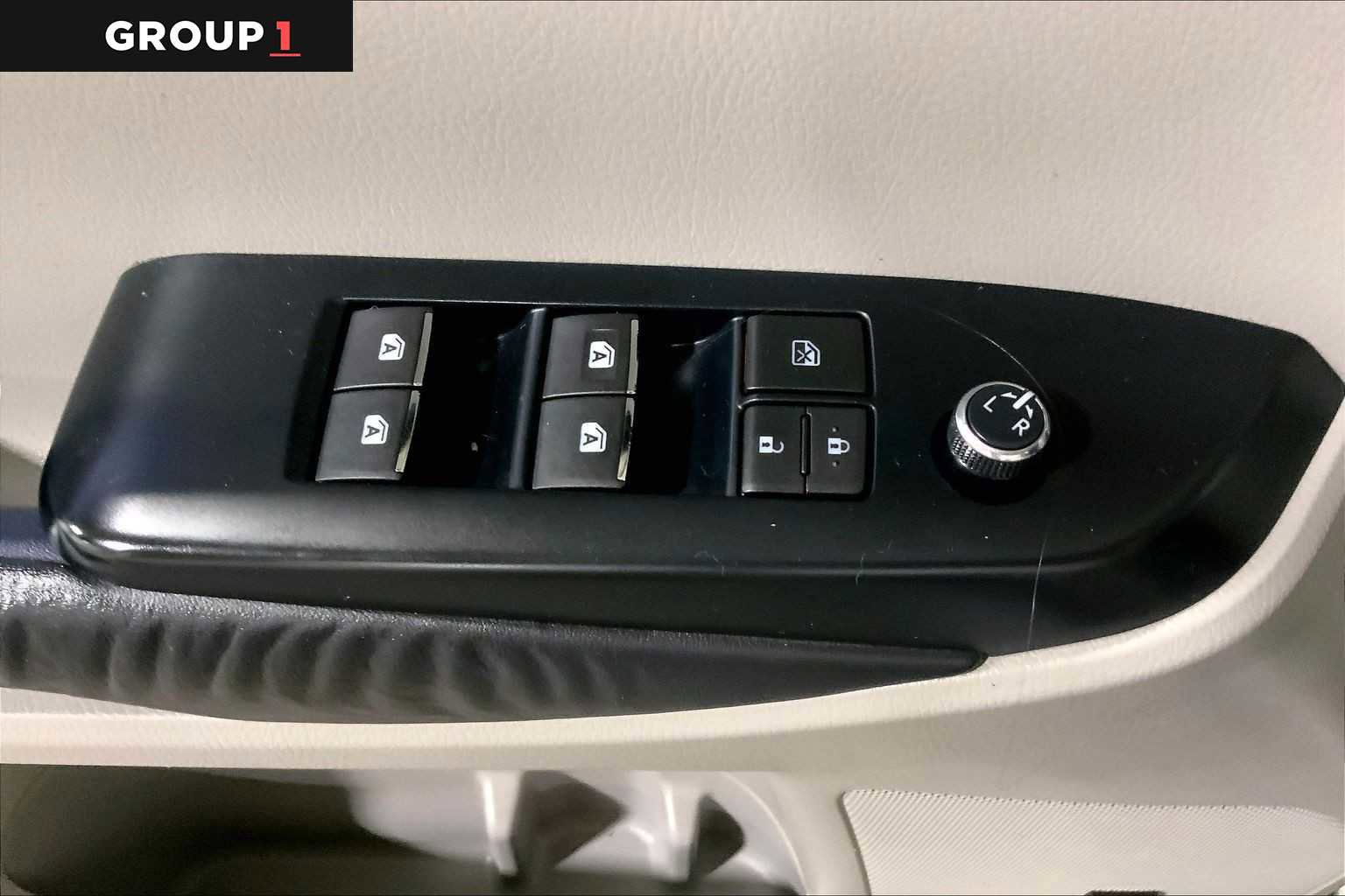 Used 2016 Toyota Highlander Limited Platinum image 35