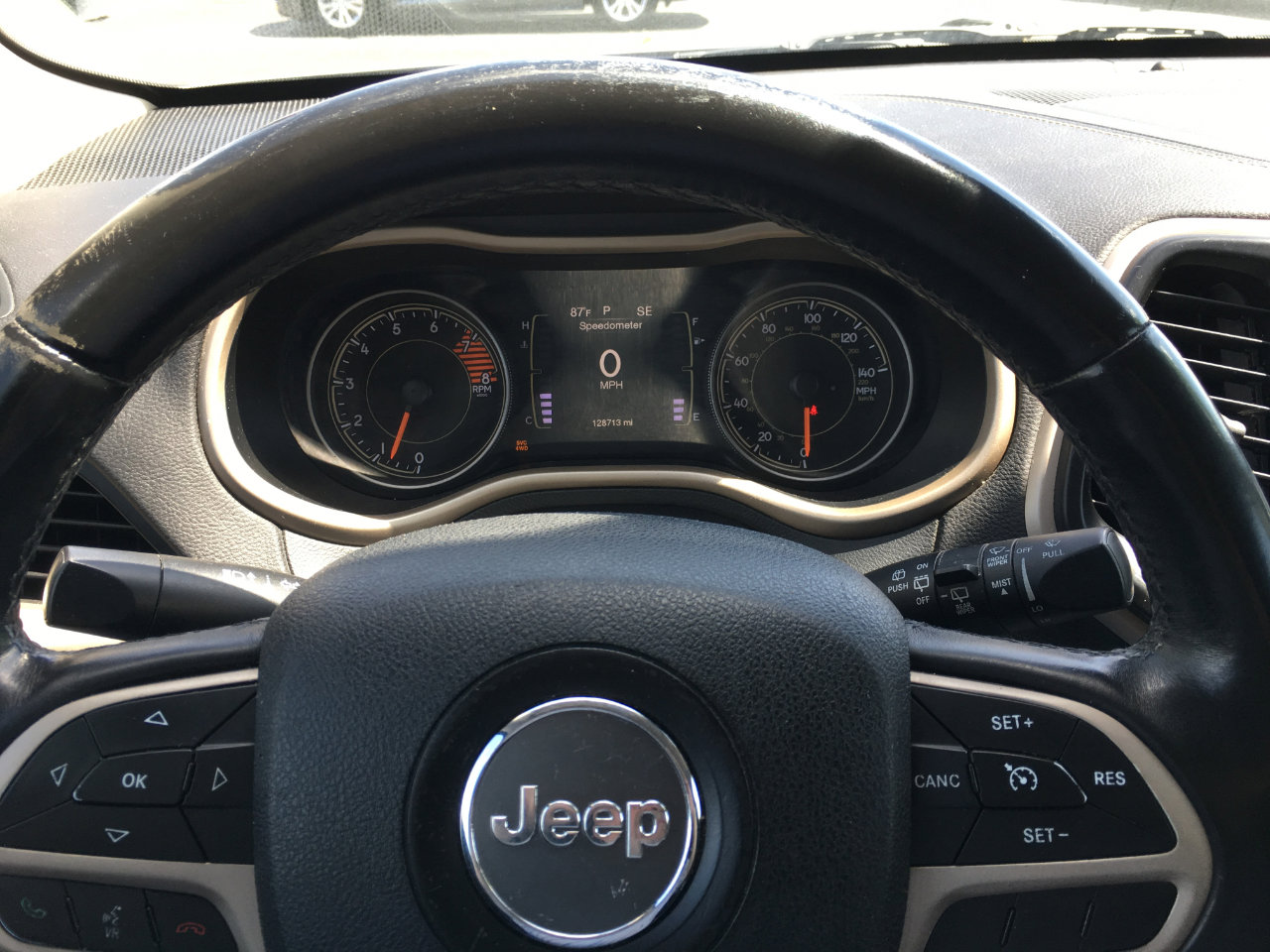 Used 2017 Jeep Cherokee Latitude w/ Safety/Convenience Group image 16