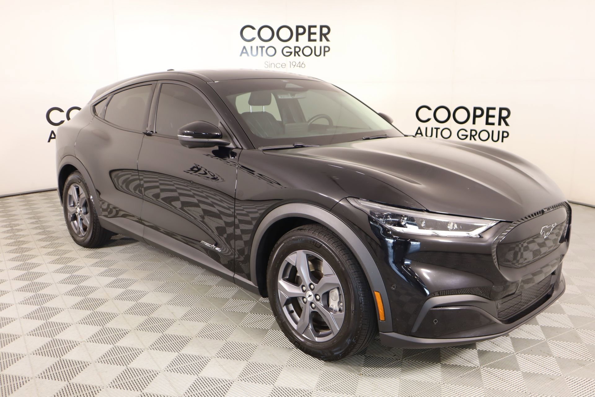 Used 2023 Ford Mustang Mach-E Select image 1