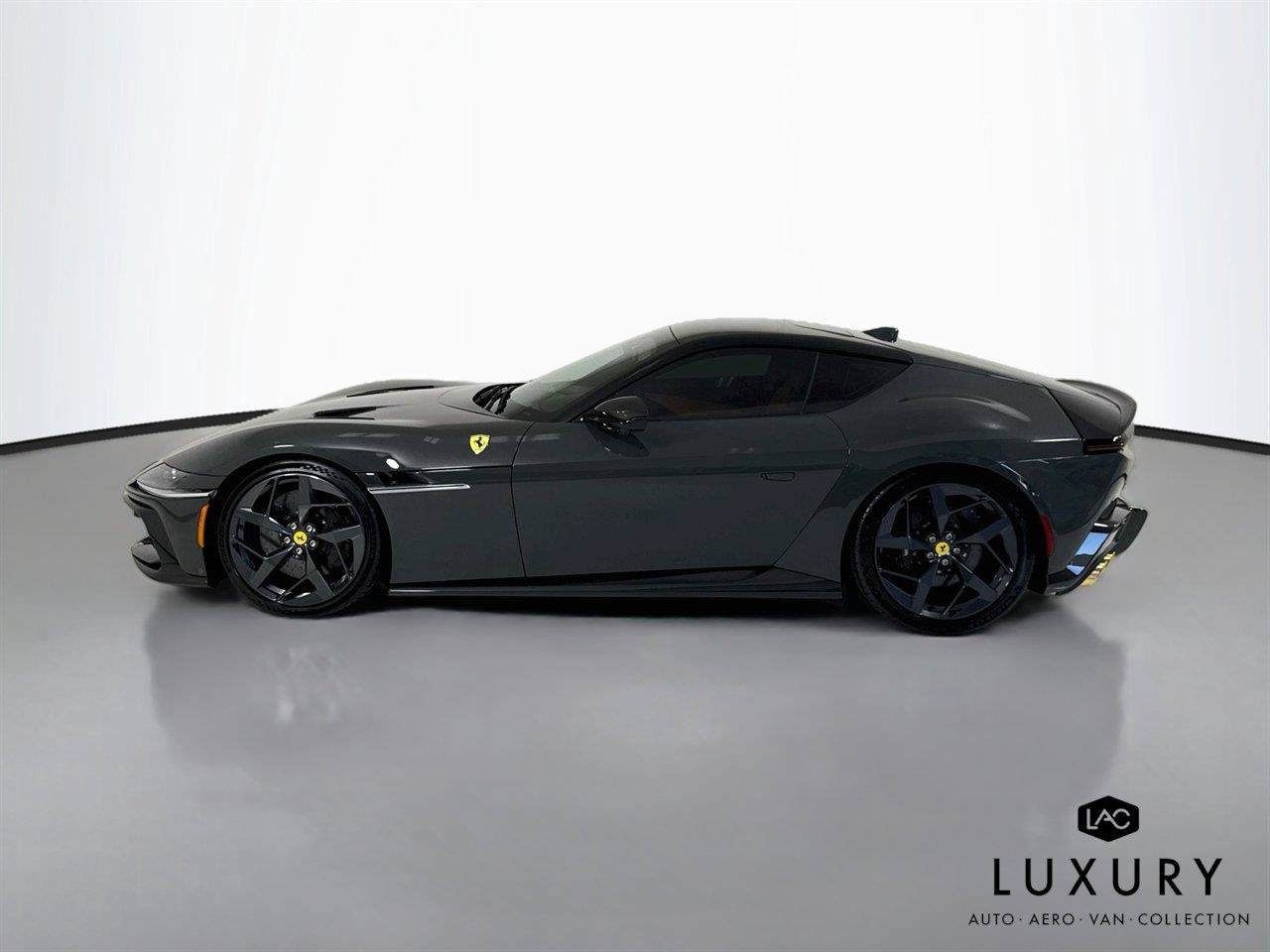 Used 2025 Ferrari 12Cilindri RWD image 9