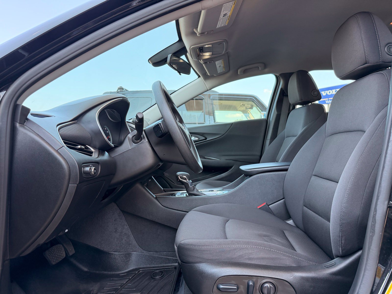 Used 2022 Chevrolet Malibu LT FWD image 14