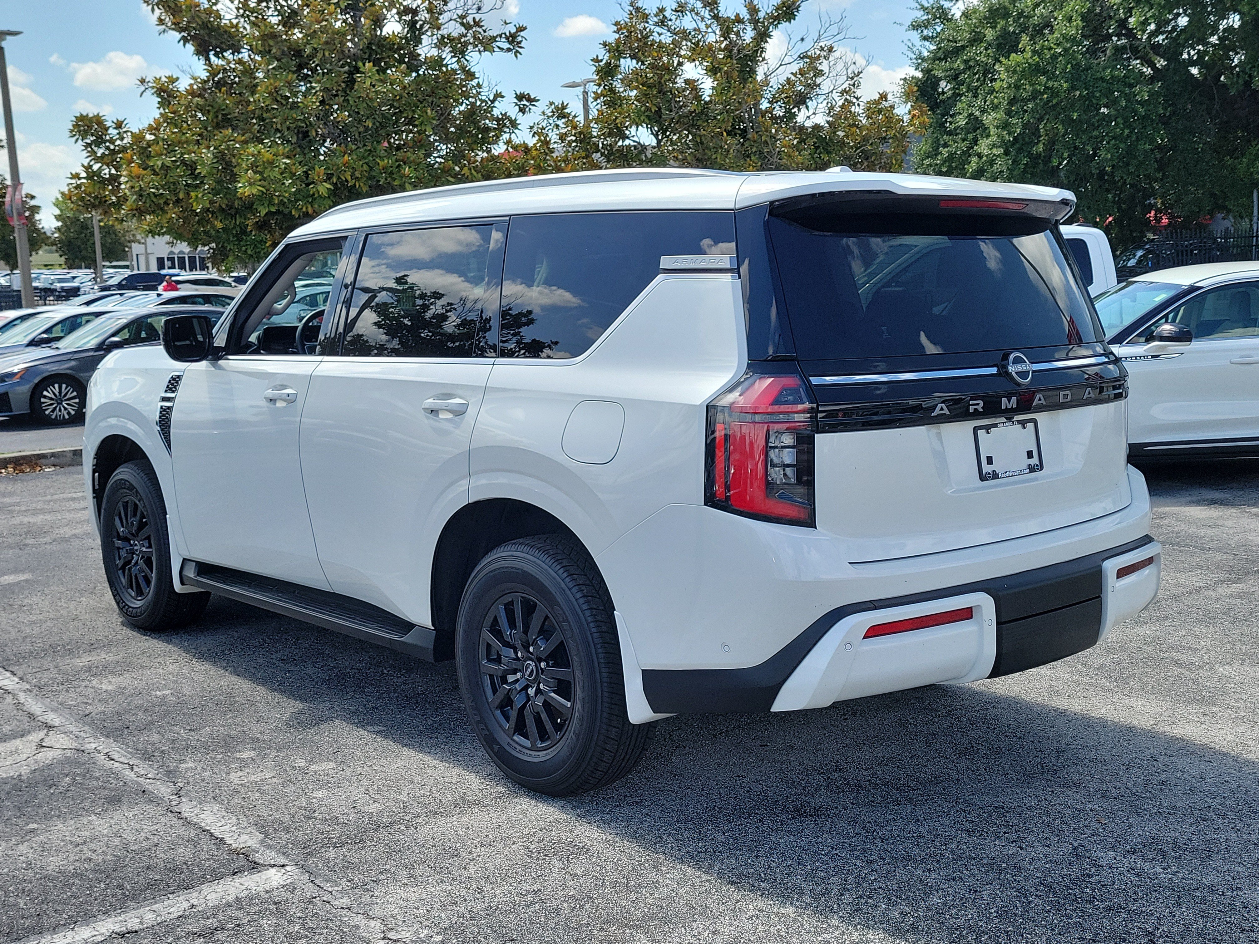 Certified 2025 Nissan Armada SV AWD/4WD image 7