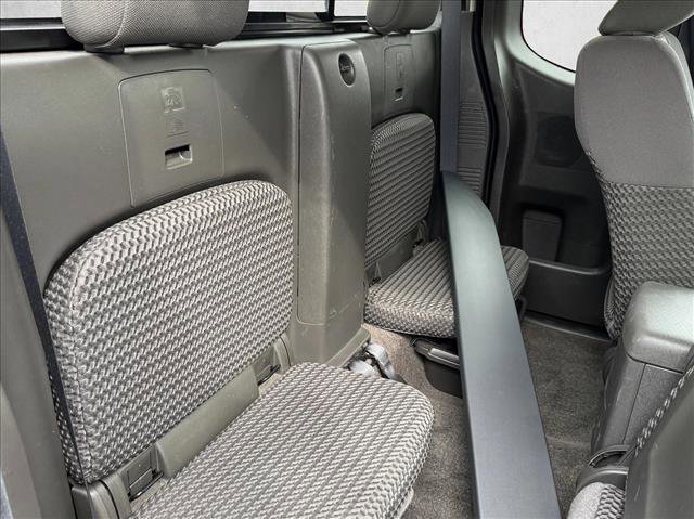 Used 2013 Nissan Frontier SV w/ SV Value Truck Pkg image 17