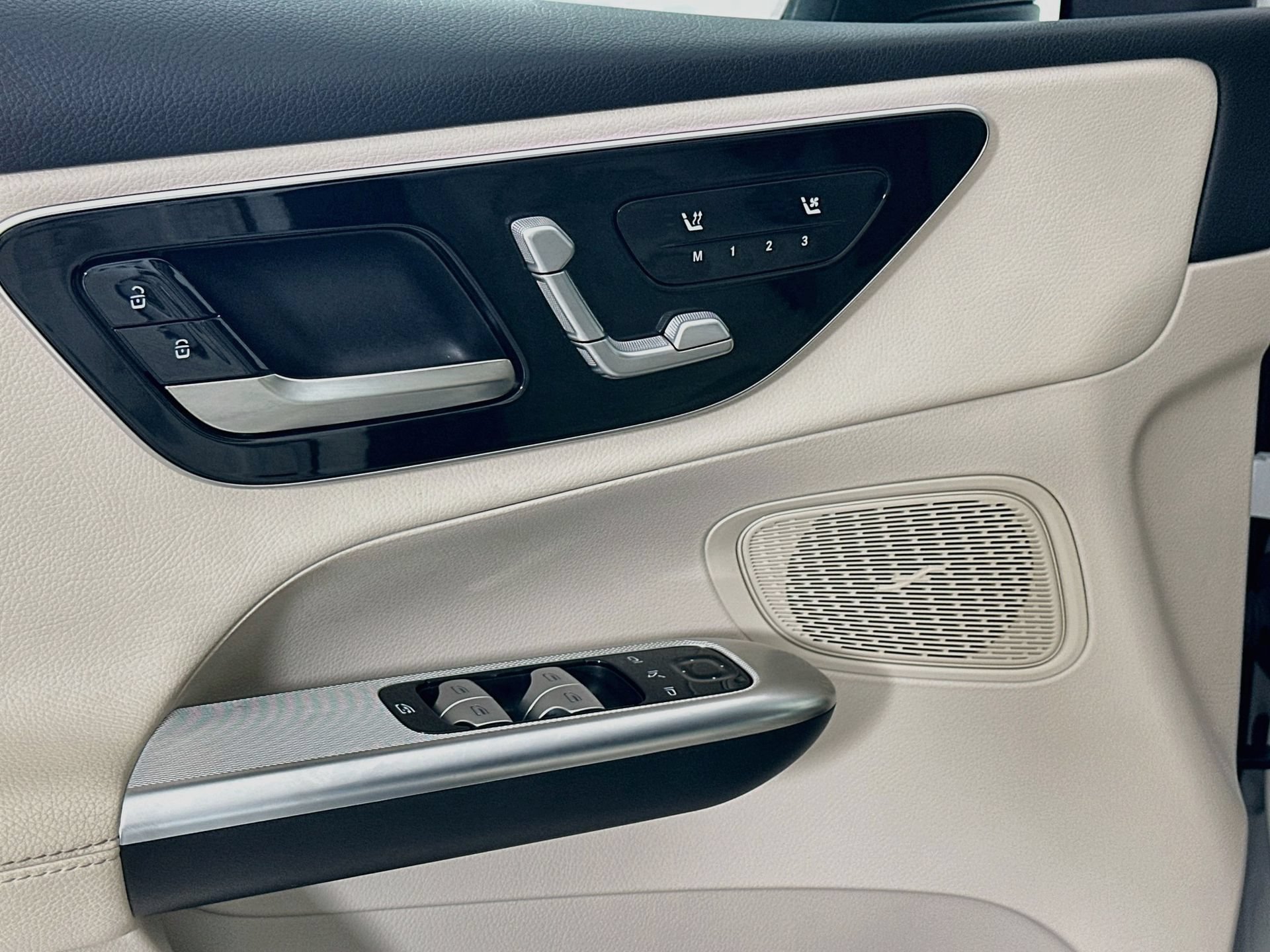 Certified 2026 Mercedes-Benz GLC 300 image 18