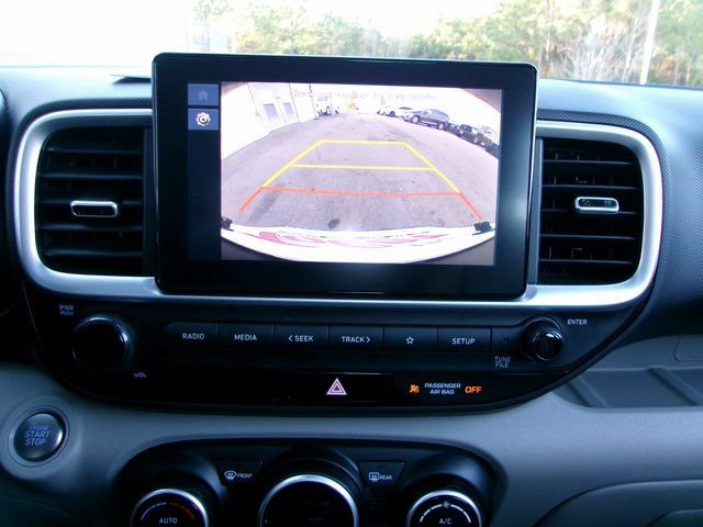 Used 2024 Hyundai Venue SEL image 15