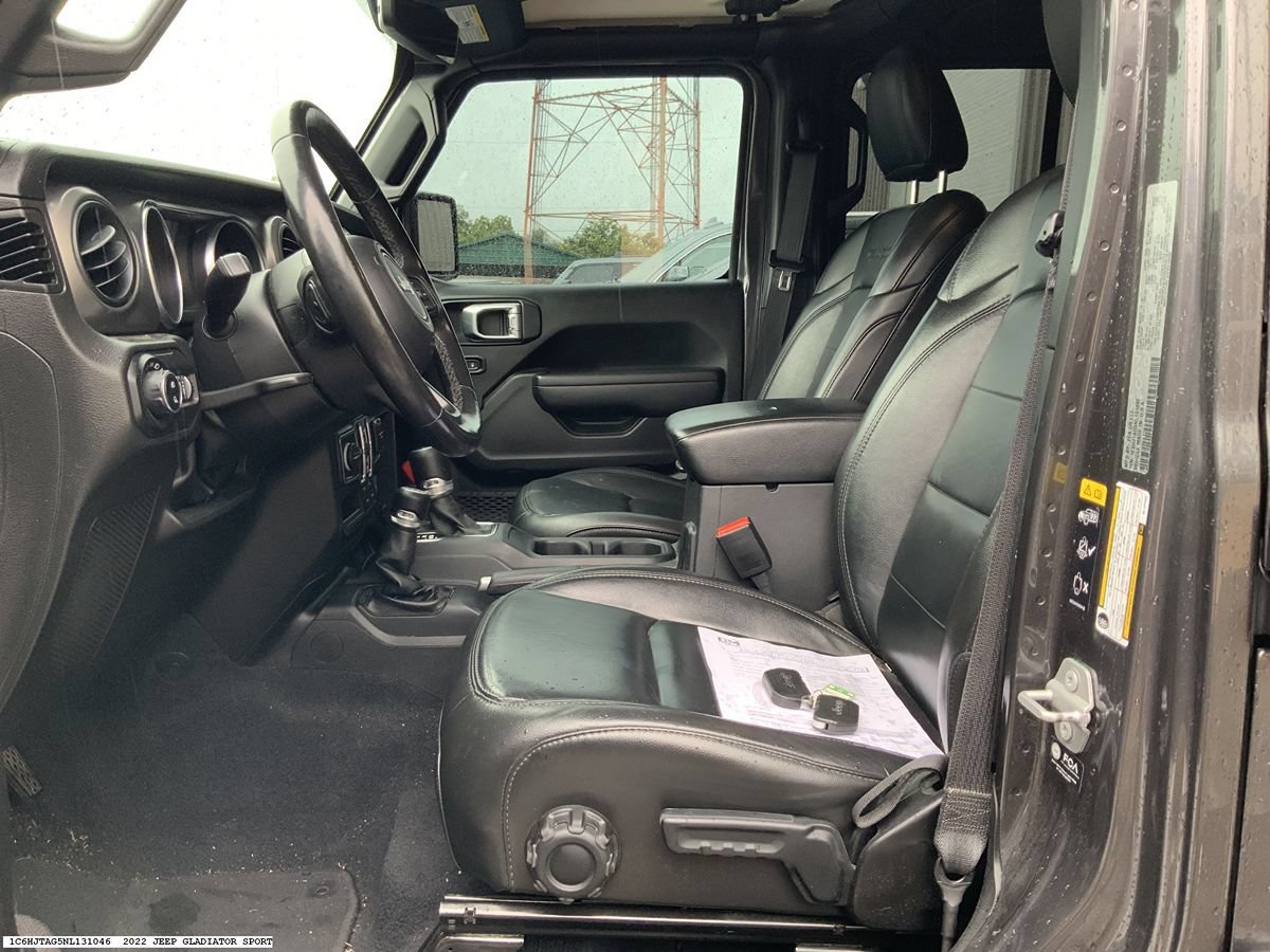 Used 2022 Jeep Gladiator Sport AWD/4WD image 8