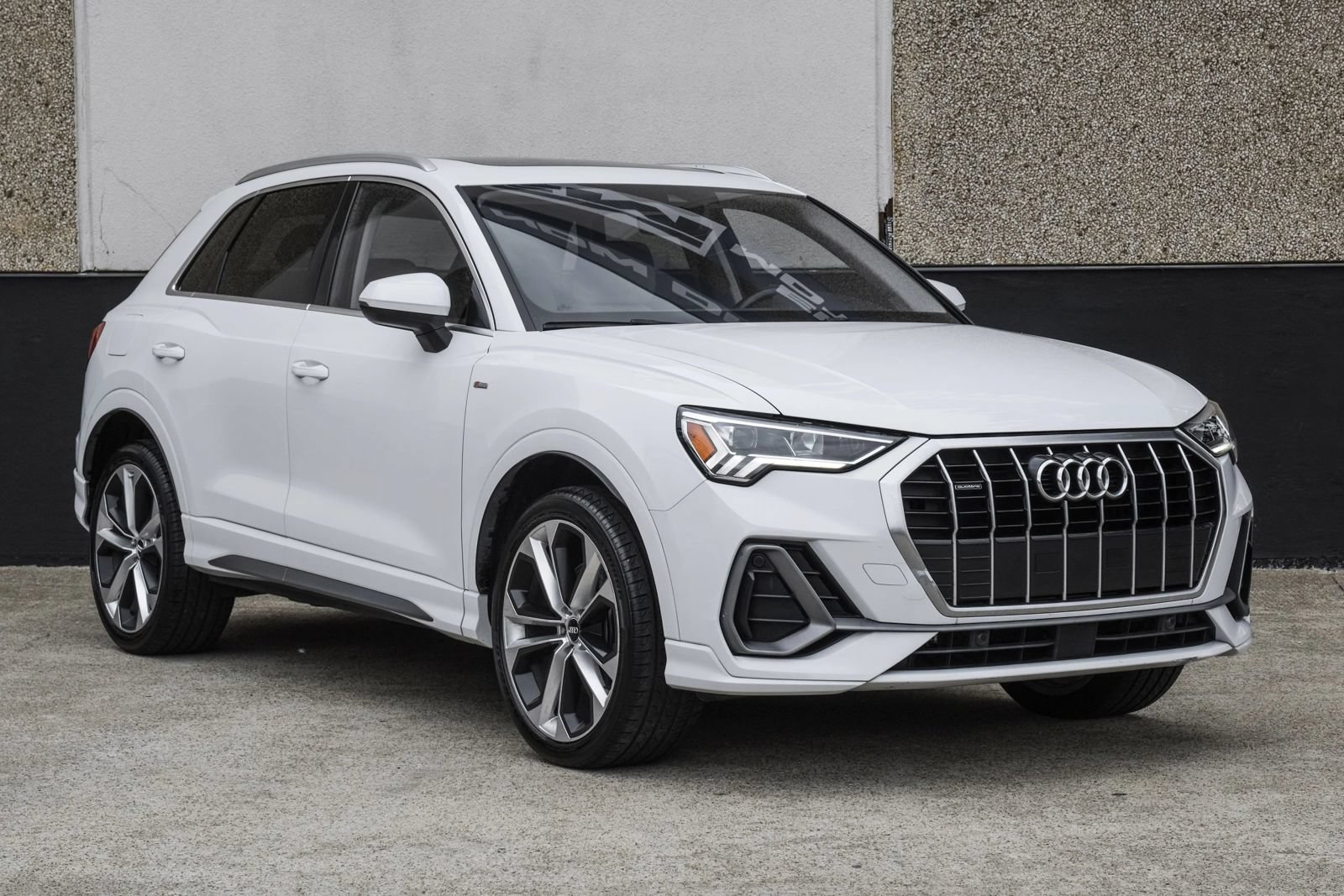 Used 2020 Audi Q3 2.0T Premium Plus w/ Premium Plus Package AWD/4WD image 7