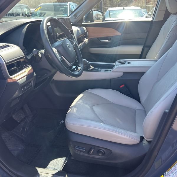 Used 2024 Toyota Grand Highlander XLE image 12
