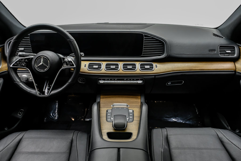 Used 2025 Mercedes-Benz GLE 450 4MATIC Coupe image 16