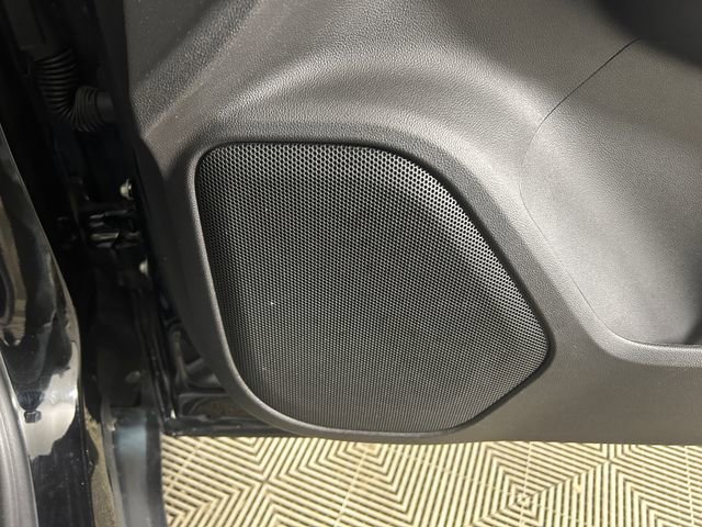 Used 2023 GMC Acadia SLE w/ Driver Convenience Package image 30