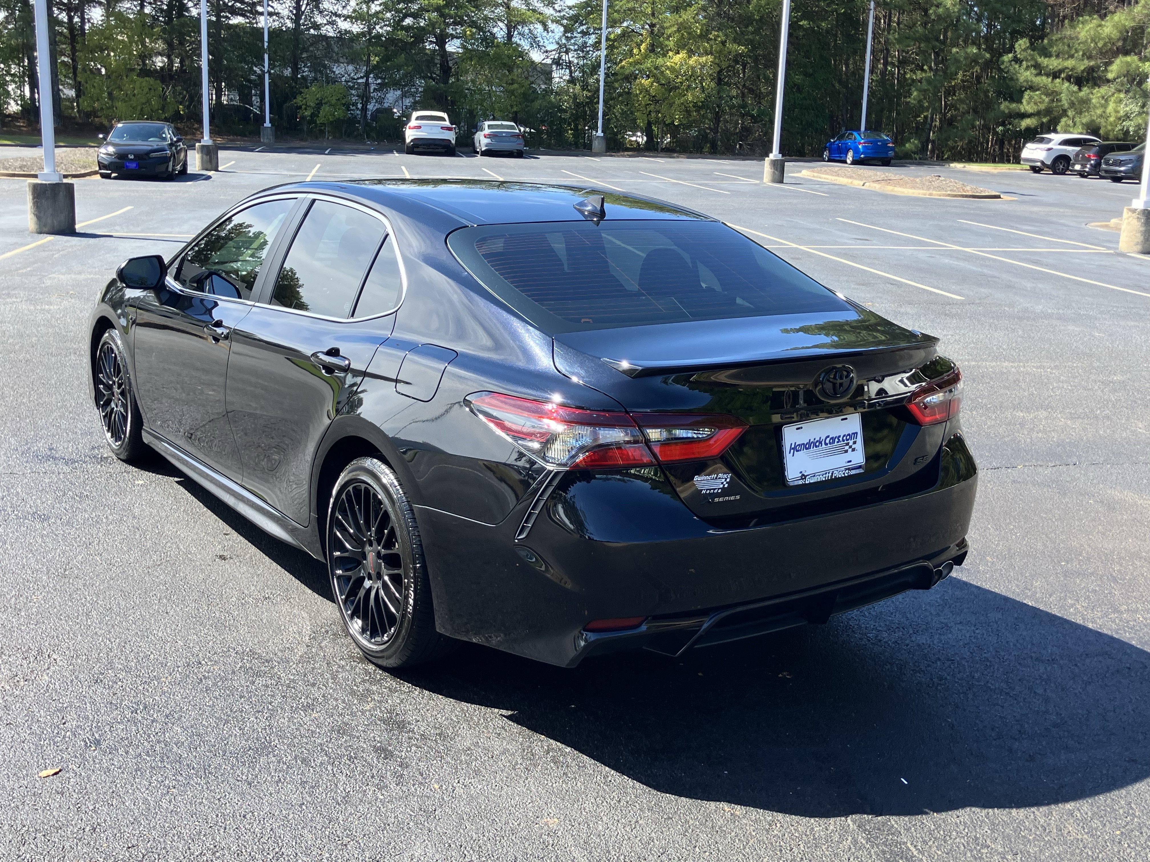 Used 2022 Toyota Camry SE FWD image 8