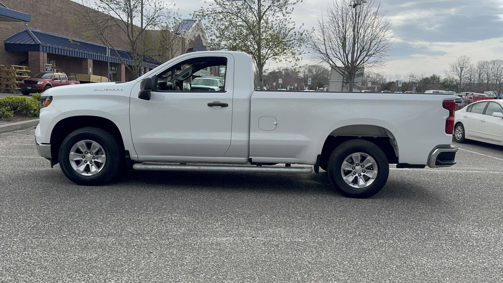 Used 2025 Chevrolet Silverado 1500 W/T image 3