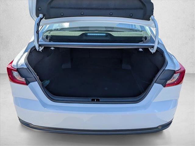 Used 2025 Toyota Camry LE image 6