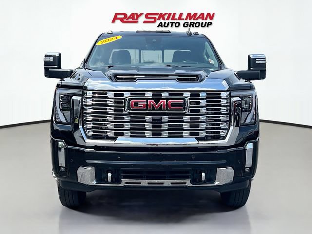 Used 2024 GMC Sierra 3500 Denali w/ Denali Reserve Package AWD/4WD image 2
