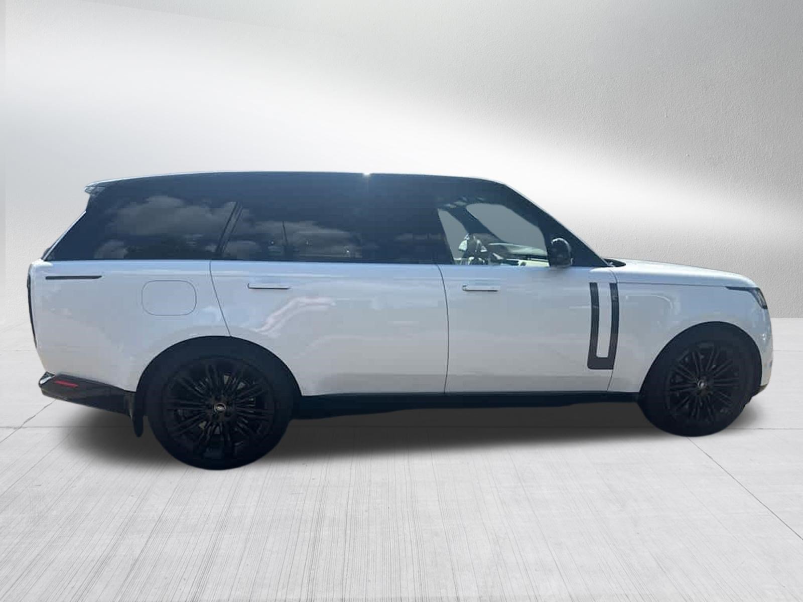 Certified 2025 Land Rover Range Rover Long Wheelbase SE AWD/4WD image 3