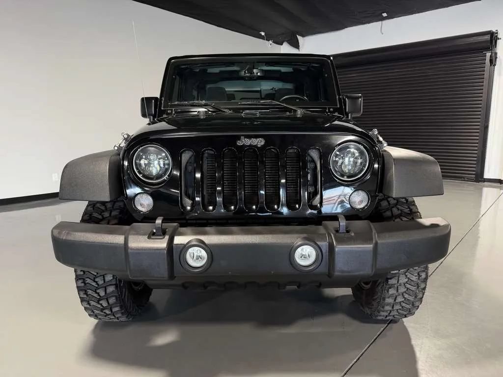 Used 2015 Jeep Wrangler Rubicon w/ Power Convenience Group AWD/4WD image 2