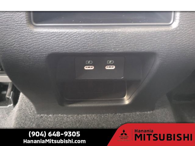 New 2025 Mitsubishi Outlander SE image 16