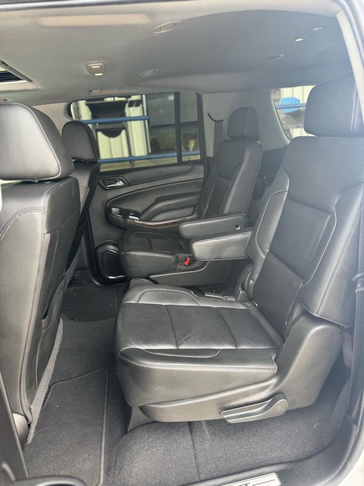 Used 2020 Chevrolet Suburban LT w/ RST Edition AWD/4WD image 17