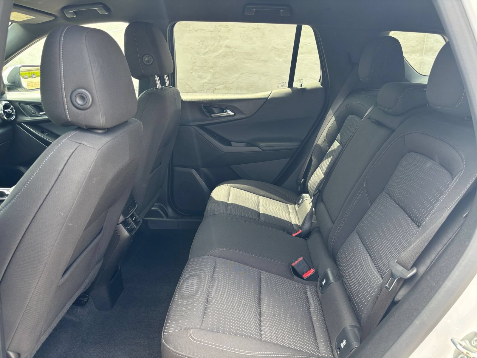 Used 2025 Chevrolet Equinox LT FWD image 25