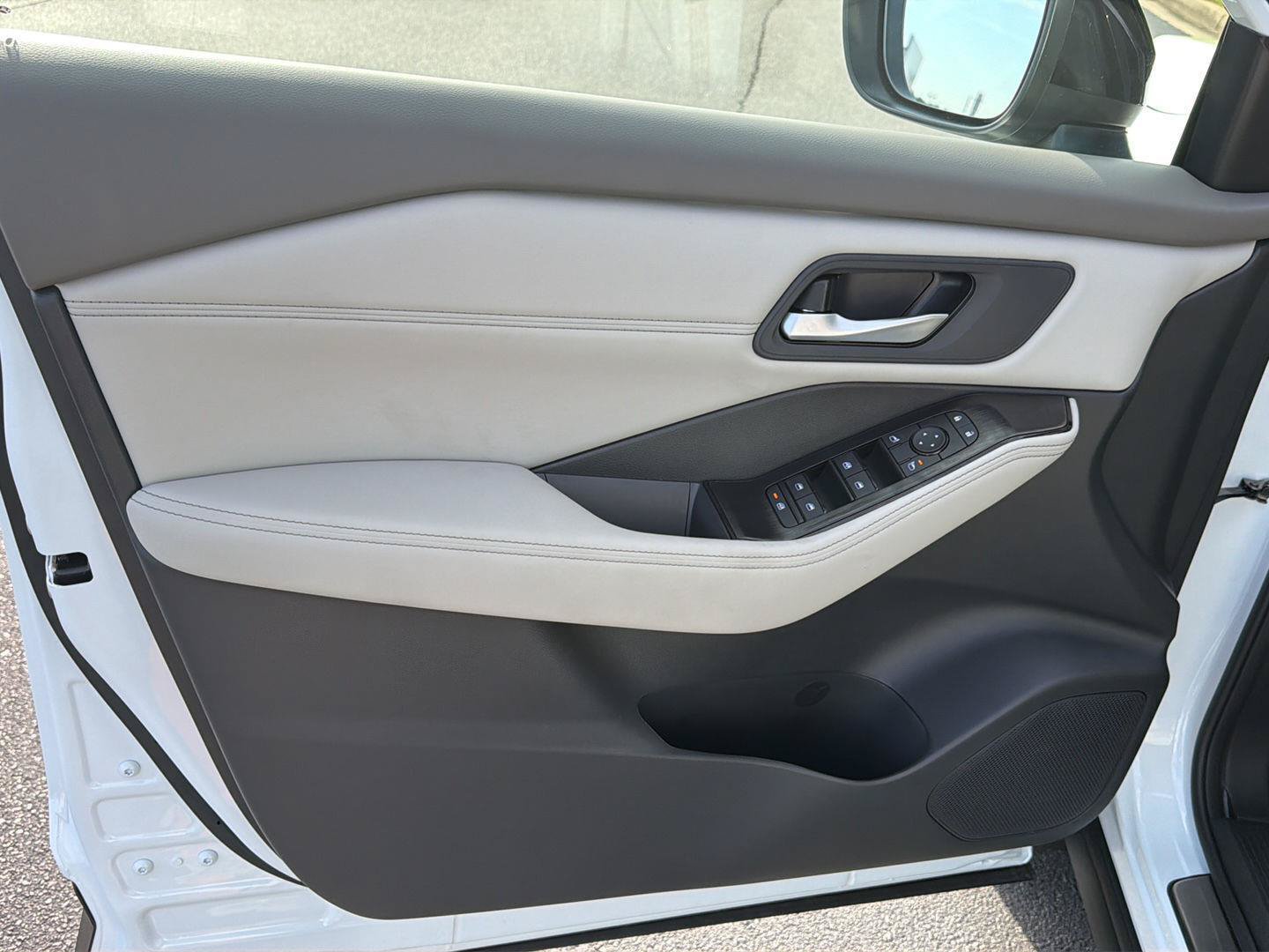 New 2026 Nissan Rogue Dark Armor FWD image 16