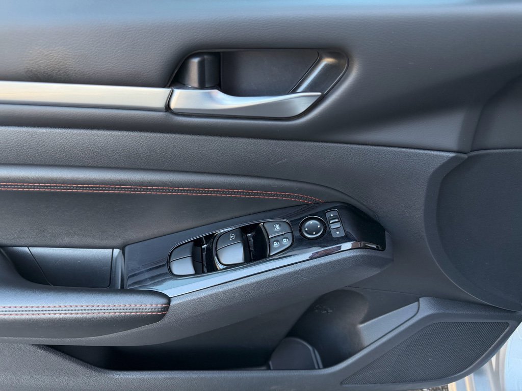 Used 2023 Nissan Altima 2.5 SR image 26