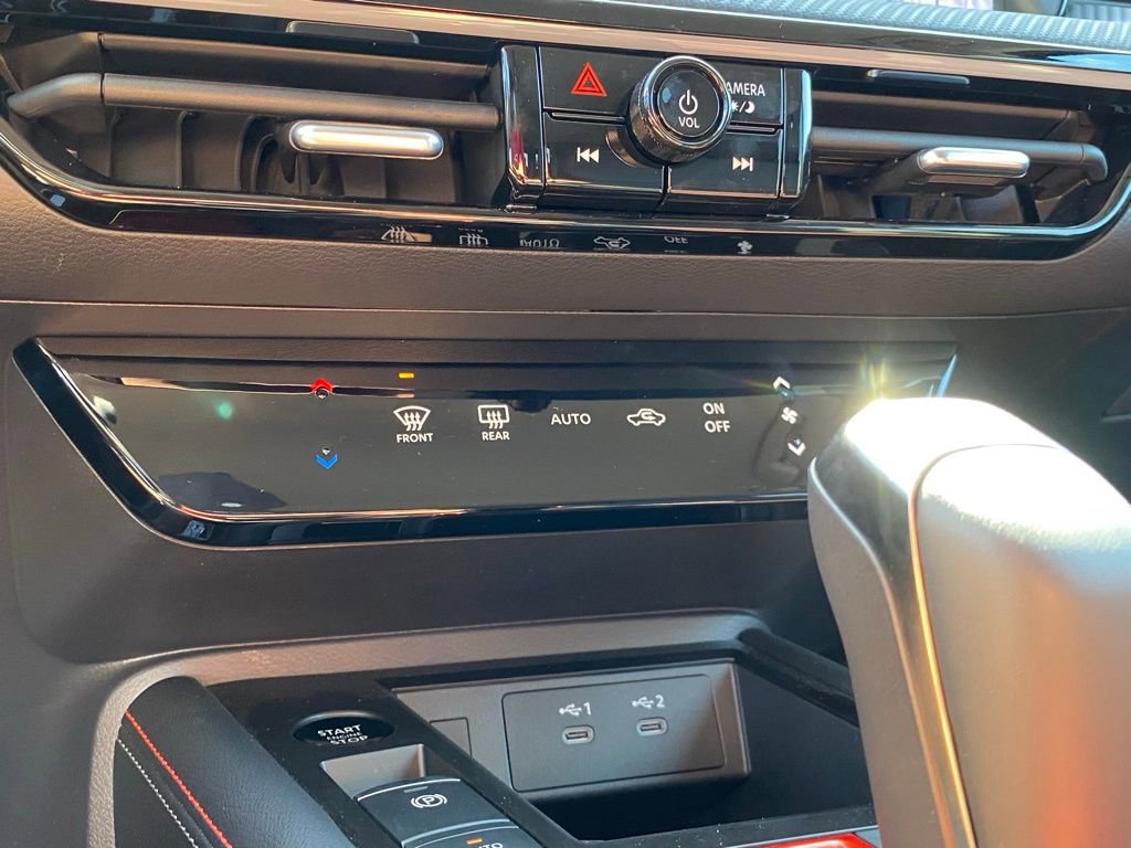 New 2025 Nissan Kicks SR image 28