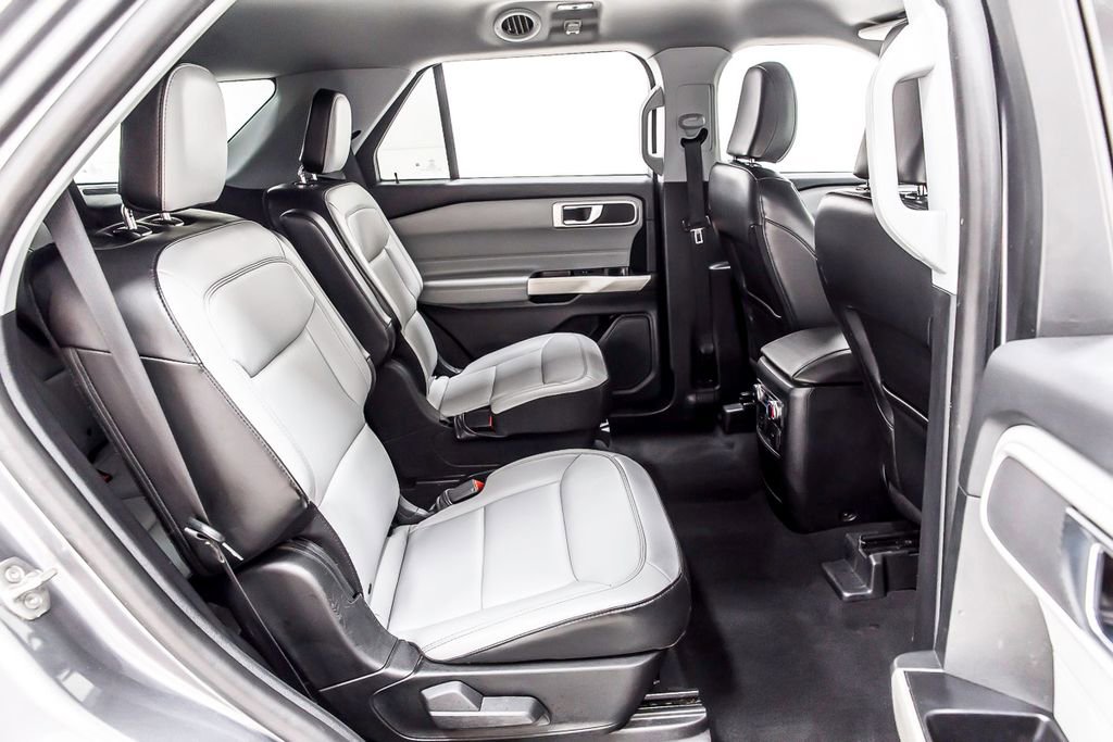 Used 2021 Ford Explorer XLT w/ Equipment Group 202A image 32