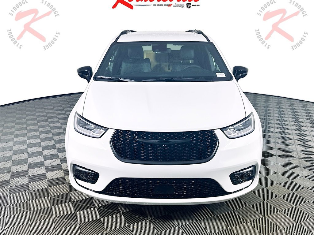 New 2025 Chrysler Pacifica Select w/ Uconnect Theater Family Group image 2