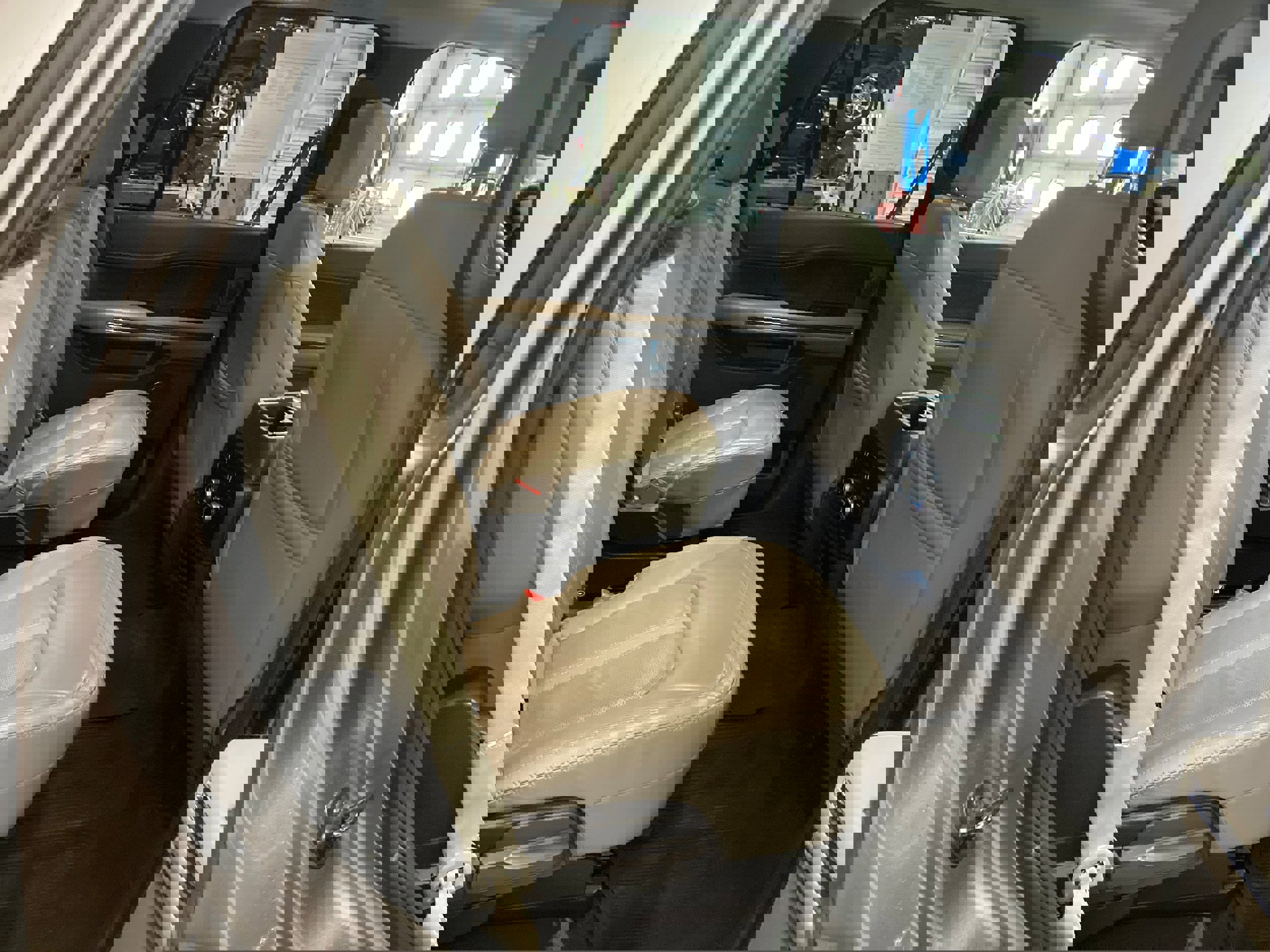 Used 2019 Ford Expedition Limited w/ Equipment Group 301A image 9