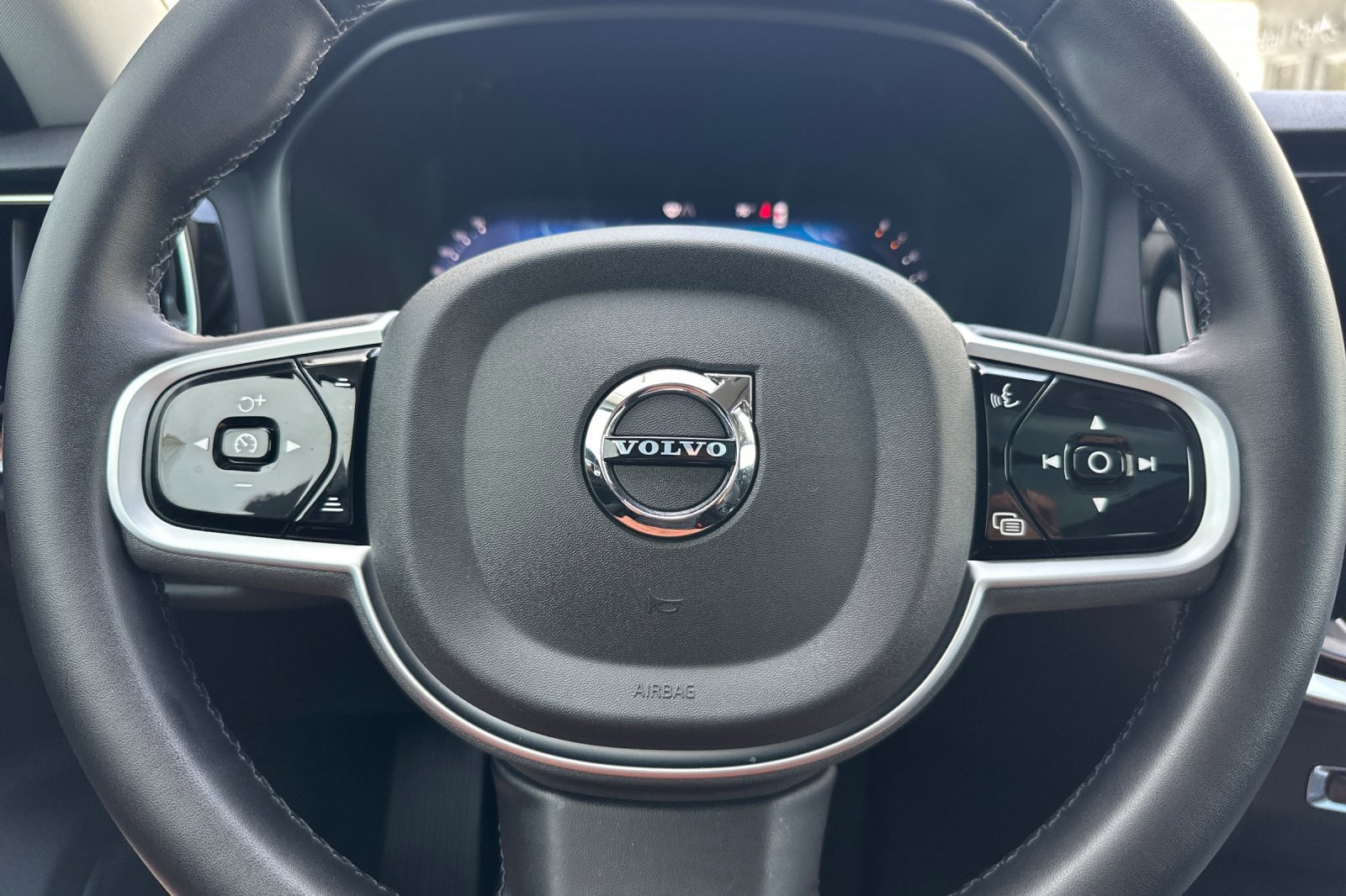 Certified 2025 Volvo V60 B5 Cross Country Plus image 26