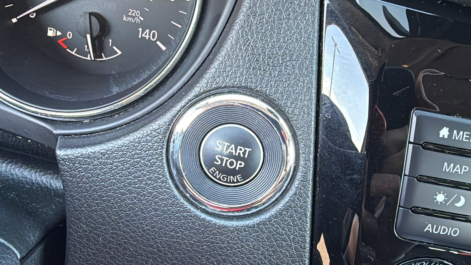 Used 2022 Nissan Rogue Sport SL image 12