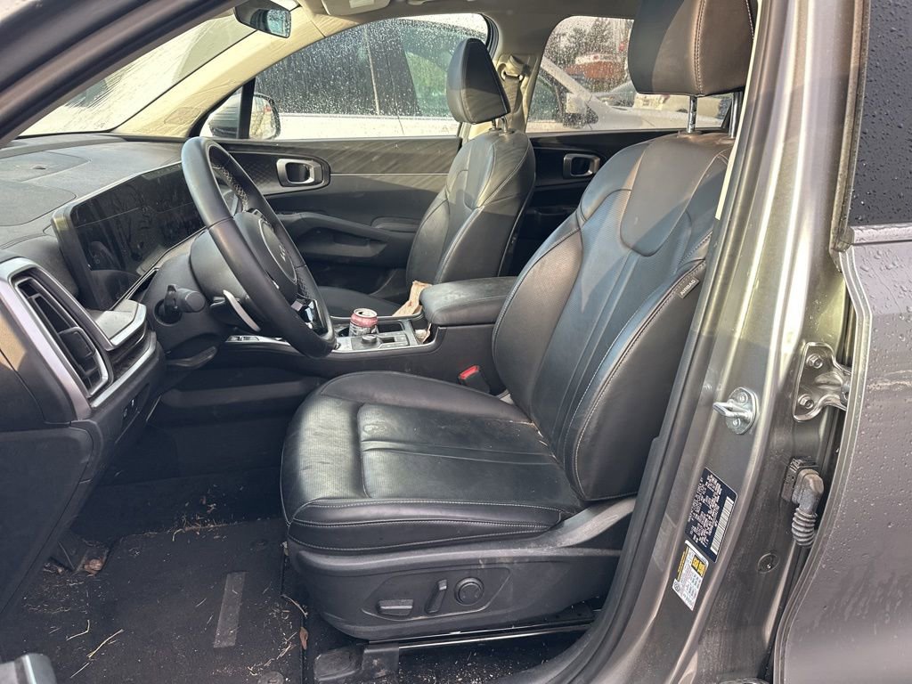 Used 2025 Kia Sorento EX w/ EX Panoramic Sunroof Package image 7
