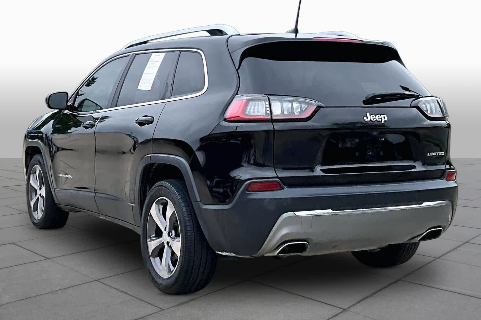 Used 2020 Jeep Cherokee Limited w/ Technology Group FWD image 12
