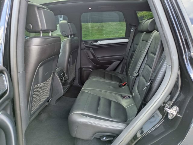 Used 2017 Volkswagen Touareg Wolfsburg Edition AWD/4WD image 14