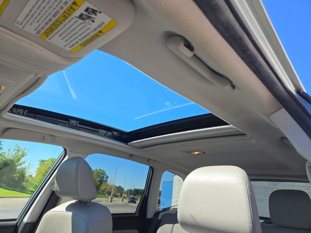Used 2016 Subaru Forester 2.5i Touring w/ Eyesight & Navigation System AWD/4WD image 21