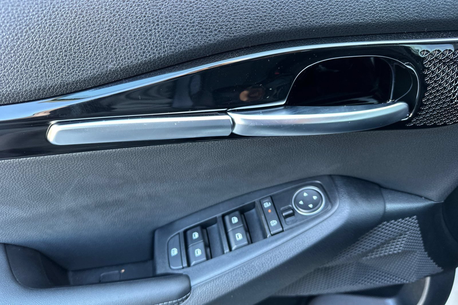 New 2026 Kia Seltos S FWD image 12
