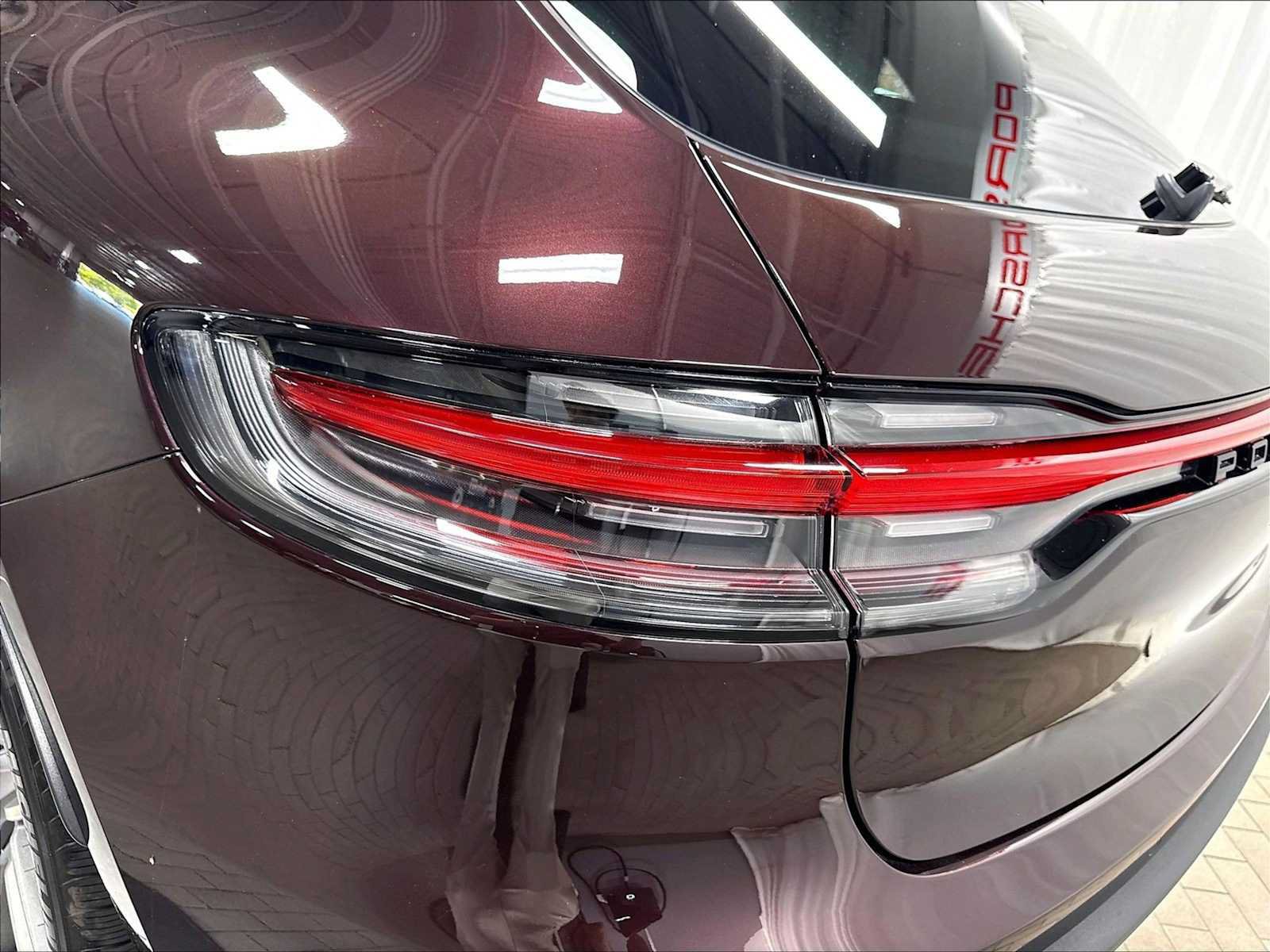 Used 2026 Porsche Macan AWD/4WD image 34