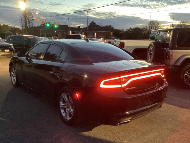Used 2015 Dodge Charger SE w/ Popular Equipment Group image 4