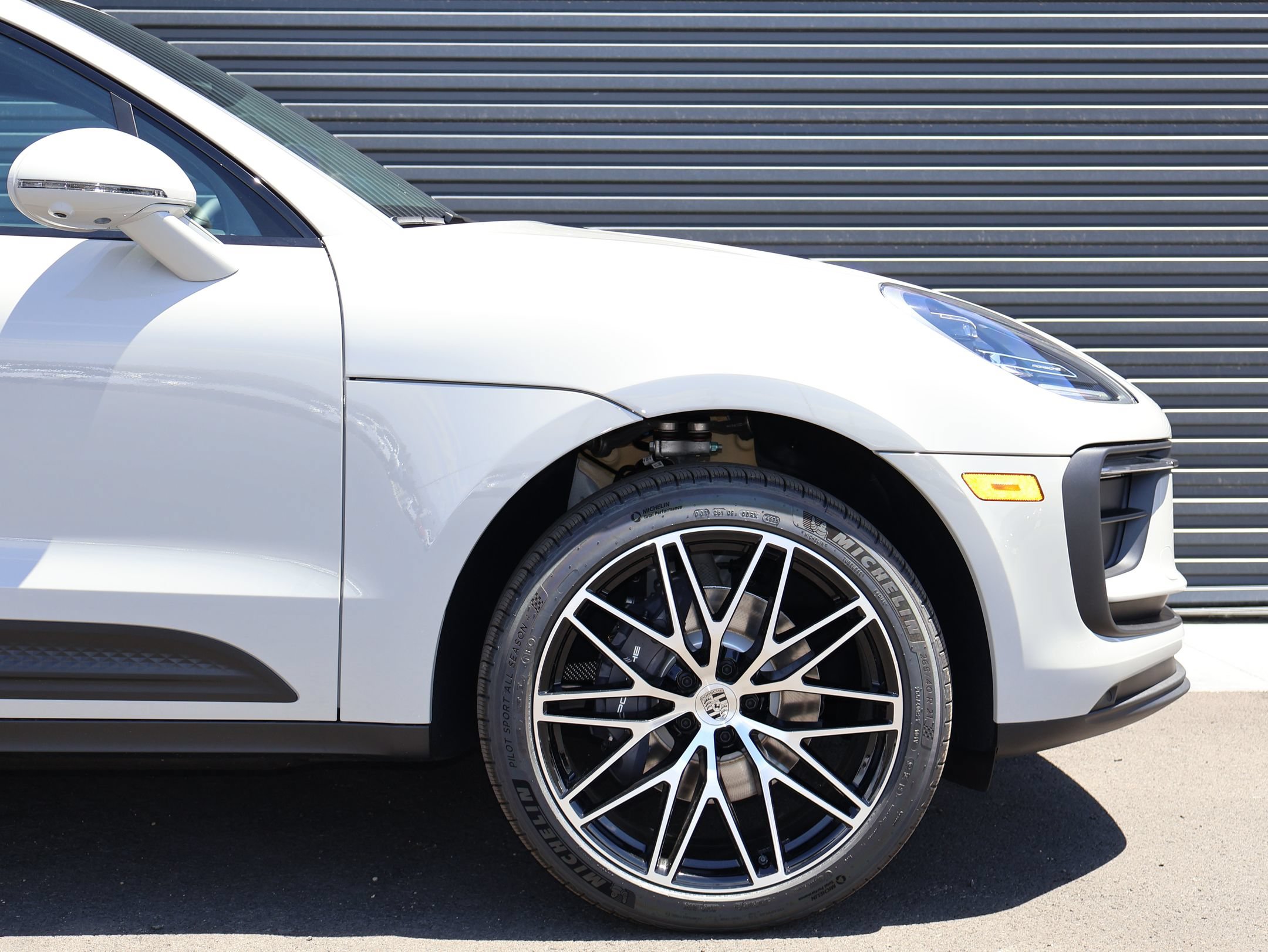 New 2026 Porsche Macan AWD/4WD image 11