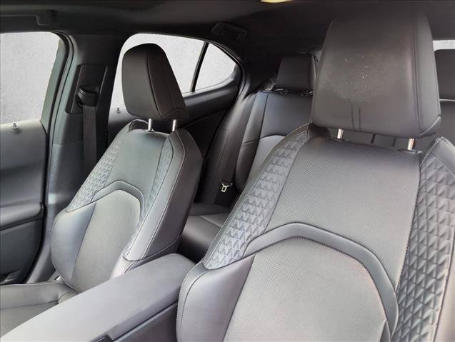 Used 2019 Lexus UX 200 w/ Premium Package FWD image 10