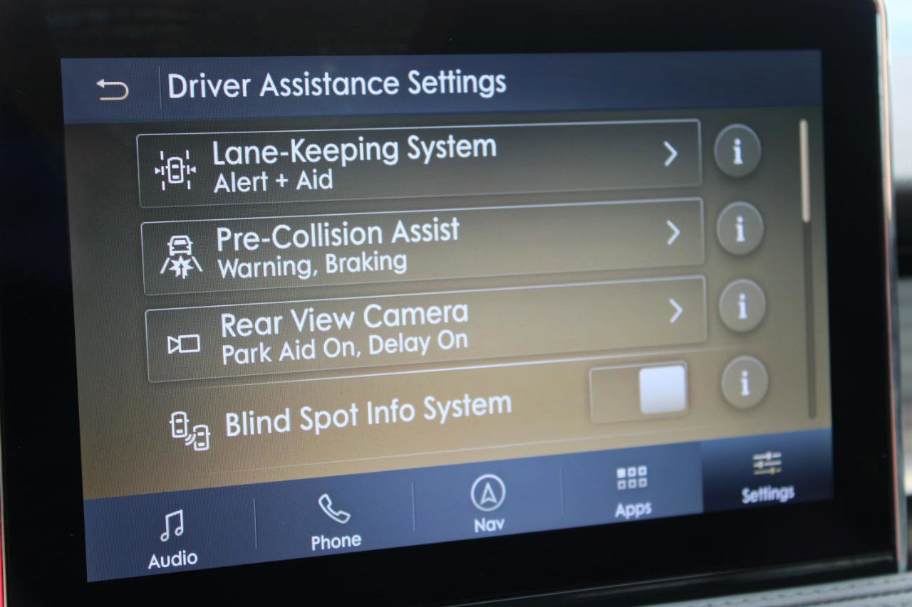 Used 2022 Lincoln Corsair Reserve w/ Elements Package FWD image 31