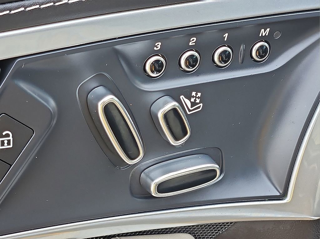 Used 2021 Jaguar F-TYPE R image 13