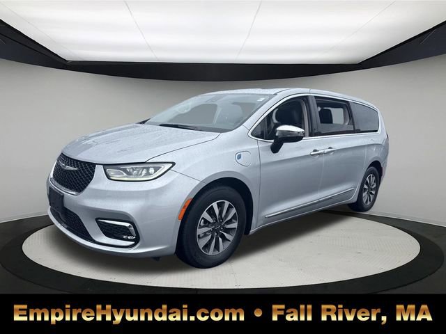 Used 2023 Chrysler Pacifica Limited image 1